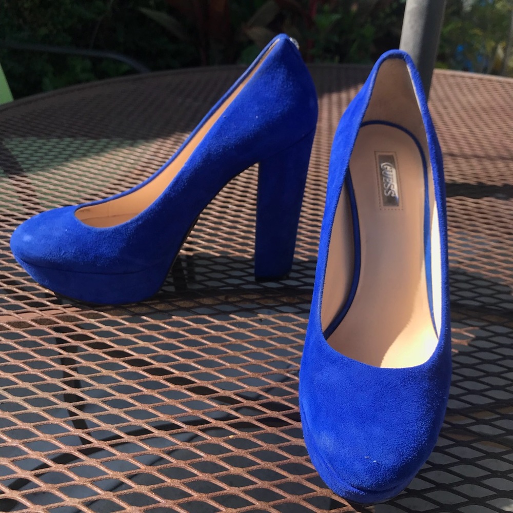 Guess blue suede pumps